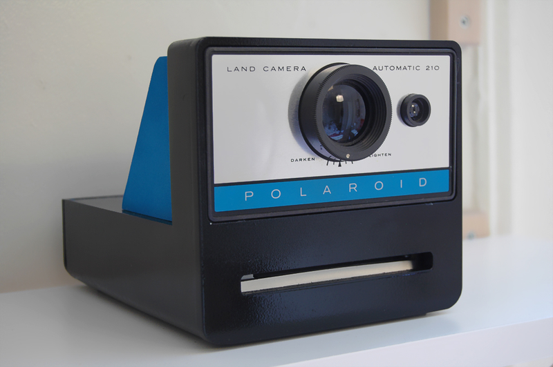 Illustration for article titled Polaroid Cacher, la 'cámara' que captura para siempre tus memorias online